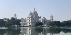Victoria Memorial Hall with lake view