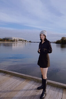 Ava Hu photo with lake background