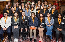 group photo of Syracuse University peer mentors