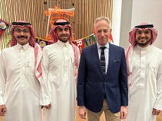 group photo of Syracuse alumni with US ambassador in Riyadh